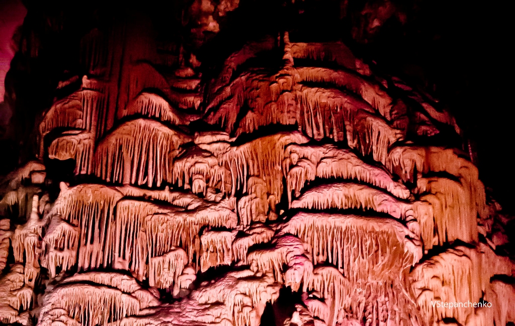 Мраморная пещера рядом с отелем Перевальное 